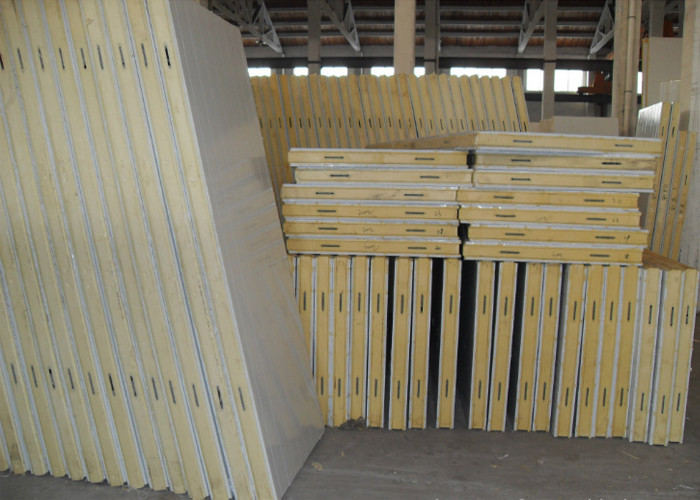 Izolowane panele warstwowe z poliuretanu Płyty ścienne z pianki